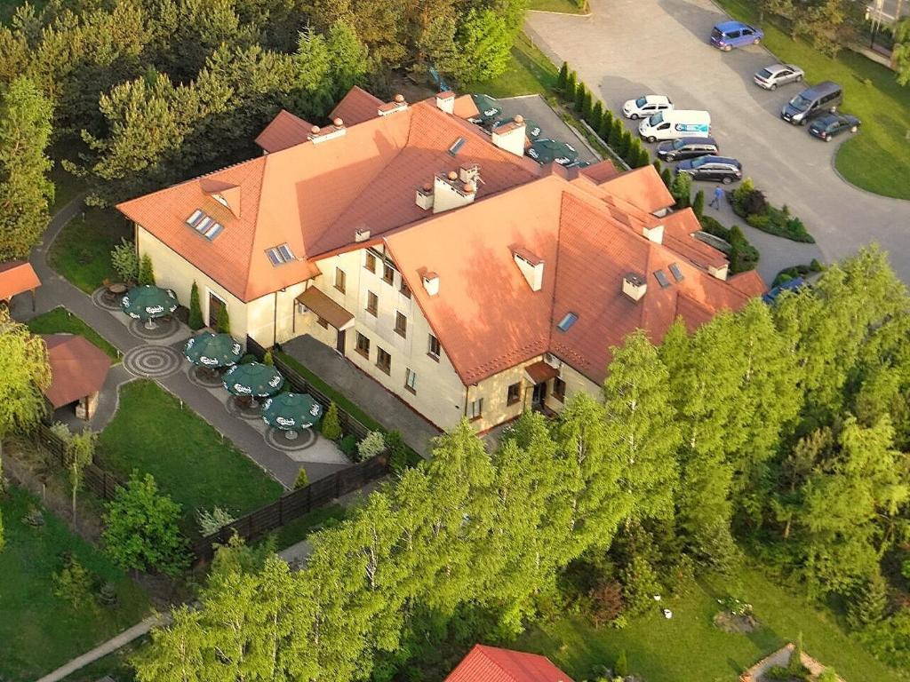 Hotel Maxima Wolanów Esterno foto